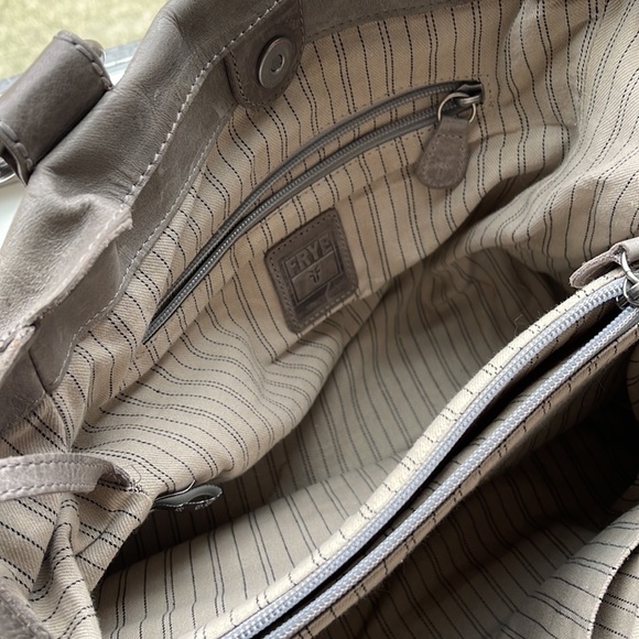 Gorgeous FRYE Melissa Tote - Picture 5 of 8